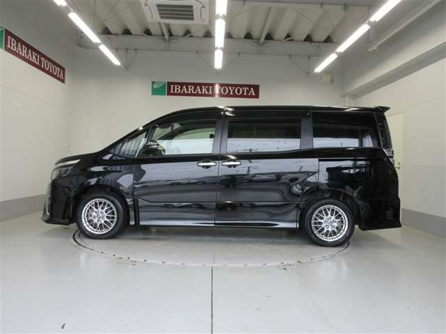 ヴォクシー1.8 ハイブリッド ZS