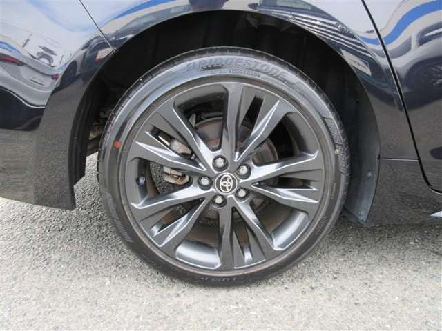 カローラツーリング1.8 ハイブリッド W×B