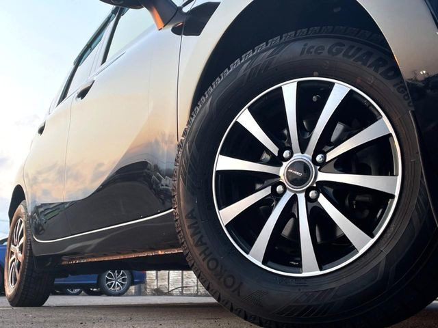 �y����14�C���`�A���~�z�C�[���z�O�ςɃ}�b�`���������A���~�z�C�[���𑕒����Ă���܂��B�e��ЊO�A���~�z�C�[����A�X�^�b�h���X�^�C�����戵�����Ă���܂��B���񂲑��k����������