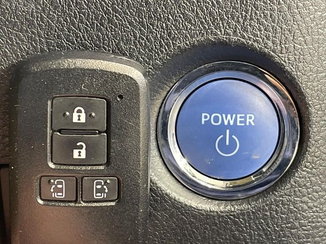 �y�X�}�[�g�L�[�z�J�o����|�P�b�g�ɓ��ꂽ�܂܂ł��h�A�̎{���E�������\�ȃX�}�[�g�L�[�𑕔��B�G���W���̃I���E�I�t�����J�M�����o���K�v����������Ƃ��Ă��֗��ł���