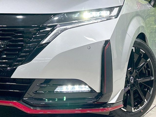 �yLED�w�b�h���C�g�z���V����ԑ��s�����ǍD�Ȏ��E���m�ۂ����S���ĉ^�]�ł��鍂�P�xLED�w�b�h���C�g�𑕔�!�_�����x�������A����d�͂��}�����Ă��܂��B