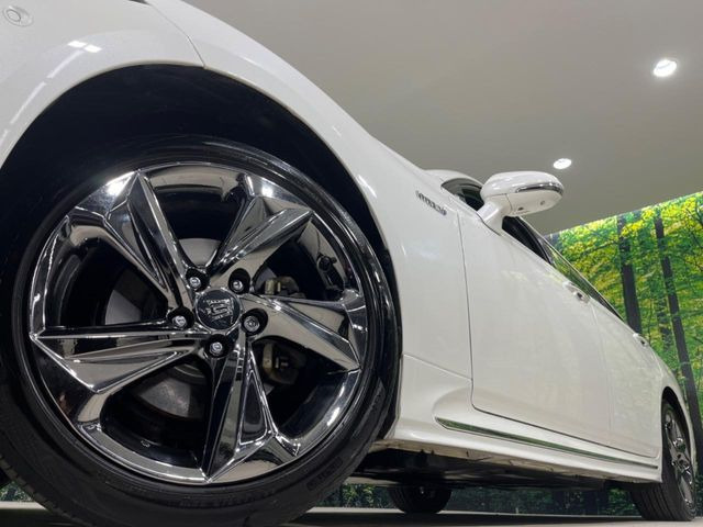 �y����18�C���`�A���~�z�C�[���z�O�ςɃ}�b�`���������A���~�z�C�[���𑕒����Ă���܂��B�e��ЊO�A���~�z�C�[����A�X�^�b�h���X�^�C�����戵�����Ă���܂��B���񂲑��k����������