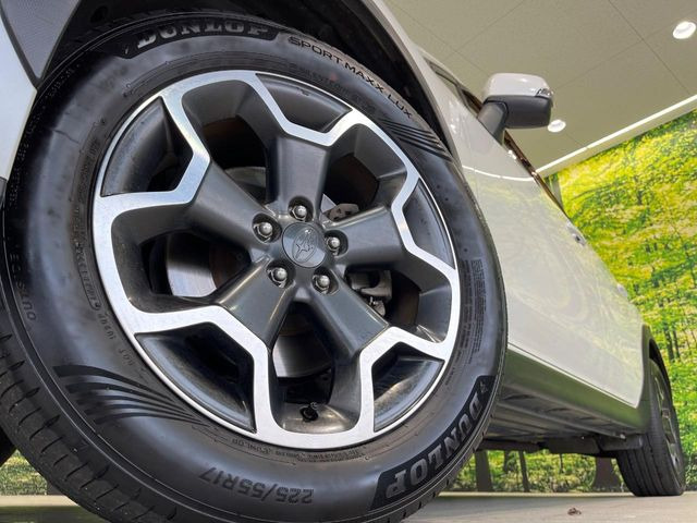 �y����17�C���`�A���~�z�C�[���z�O�ςɃ}�b�`���������A���~�z�C�[���𑕒����Ă���܂��B�e��ЊO�A���~�z�C�[����A�X�^�b�h���X�^�C�����戵�����Ă���܂��B���񂲑��k����������