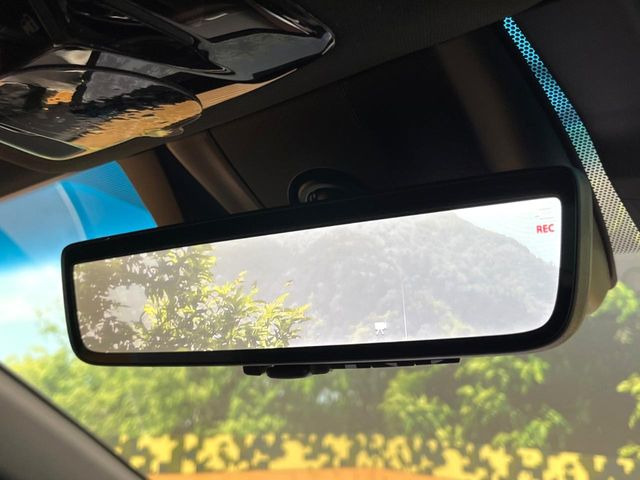 �y�f�W�^���C���i�[�~���[�z�J�������B�e�����ԗ�����̉f�������[���~���[���ɕ\���B�N���A�Ȏ��E�ŏ󋵂̊m�F���\�ł�!���h�����R�@�\�����p�ɂ͕ʓrSD�J�[�h�����p�ӂ��������ꍇ������܂��B