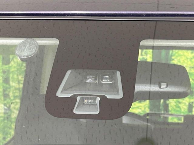 �y�G�}�[�W�F���V�[�u���[�L�z���s���ɑO���̎ԗ�����F�����A�Փ˂������Ȏ��͌x��ƃu���[�L�ŏՓˉ���Ɣ�Q�y�����A�V�X�g�B�����S�Ƀh���C�u�����y���݂��������܂��B