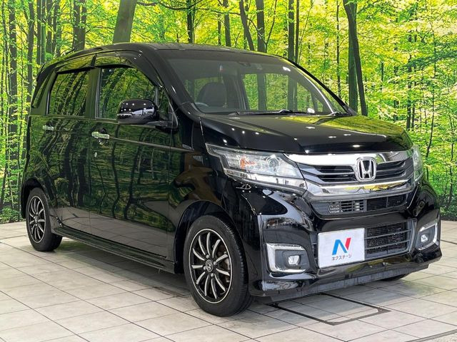 高透明度のガラス皮膜で撥水はもちろん、上質なツヤ・光沢を実現。紫外線や酸性雨から大切な愛車を保護し、色あせ・劣化を防止。「弾スプラッシュコート」、「弾プリミッサコート」からお選びいただけます。