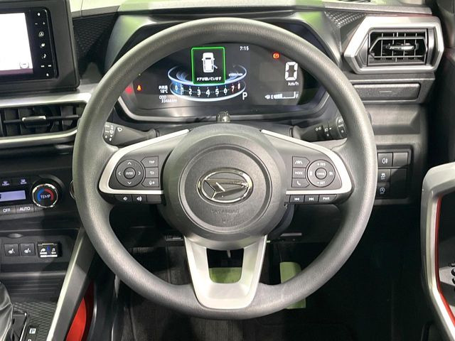 【ステアリングスイッチ】運転中、前方から目線をそらすことなく、オーディオ等の操作が可能な便利機能!安心&快適なドライブを演出してくれます♪