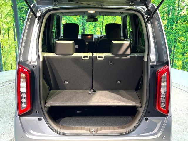 ���i�̂���������ʋ΁A���}���ɏ\���ȉ׎��X�y�[�X���m�ۂ��Ă���܂��B�Z�J���h�V�[�g��|���ƁA�傫�ȉו��̐ύڂ��\�ł���