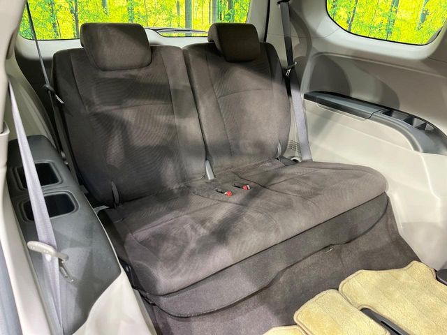 3列目シートはもちろん状態良好☆大人でもゆったりと座って頂けますので、大人数でのお出かけもラクラクです♪ご家族で、気の知れた仲間で、ドライブに行くのが楽しみですね♪