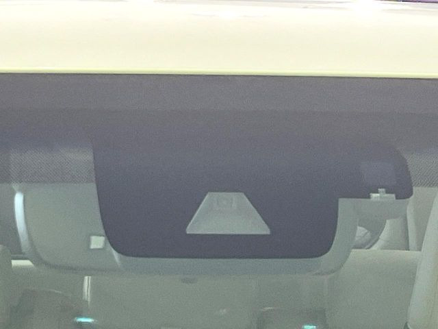 �y�g���^�Z�[�t�e�B�Z���X�z���s���ɑO���̎ԗ�����F�����A�Փ˂������Ȏ��͌x��ƃu���[�L�ŏՓˉ���Ɣ�Q�y�����A�V�X�g�B�����S�Ƀh���C�u�����y���݂��������܂��B