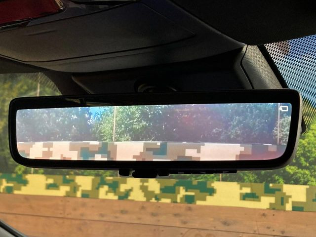 【デジタルインナーミラー】後席の大きな荷物や同乗者で後方が確認しづらい時でも安心!カメラが撮影した車両後方の映像をルームミラー内に表示。クリアな視界で状況の確認が可能です!