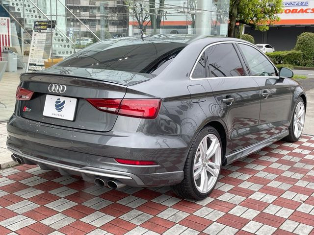 ●無料付帯の保証の他、安心の最長3年・走行無制限保証(有償)をご用意。輸入車を安心してお楽しみいただける様、保証内容も充実はもちろん、無料点検&オイル交換やロードサービスも付帯しております。