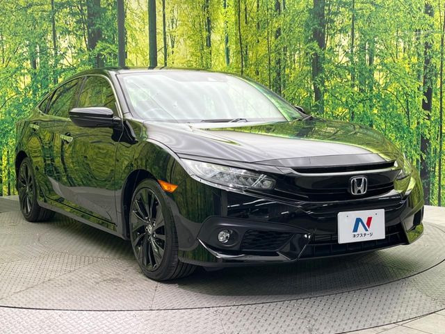 高透明度のガラス皮膜で撥水はもちろん、上質なツヤ・光沢を実現。紫外線や酸性雨から大切な愛車を保護し、色あせ・劣化を防止。「弾スプラッシュコート」、「弾プリミッサコート」からお選びいただけます。