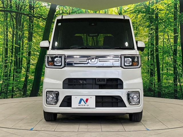 弊社では、全車『修復歴なし』のお車のみ取り扱っております。専任バイヤーによる厳選した仕入れの後、入庫後の車両チェックを行い、ネクステージが認定した高品質な中古車をご提供しております。