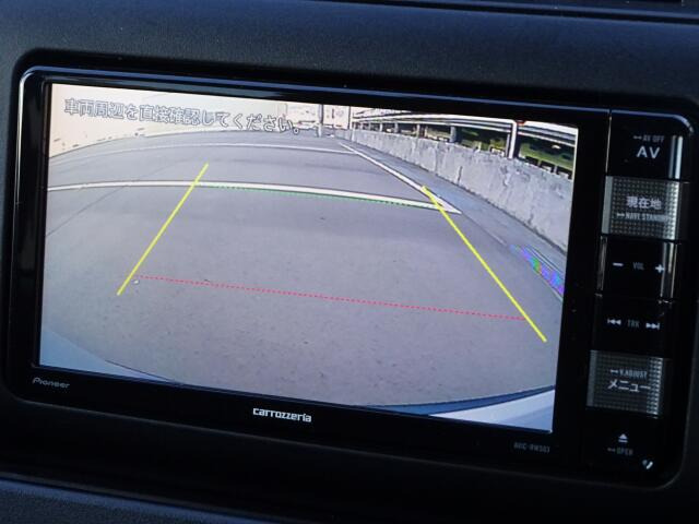 �o�b�N�J���������ڂ��Ă���܂��B