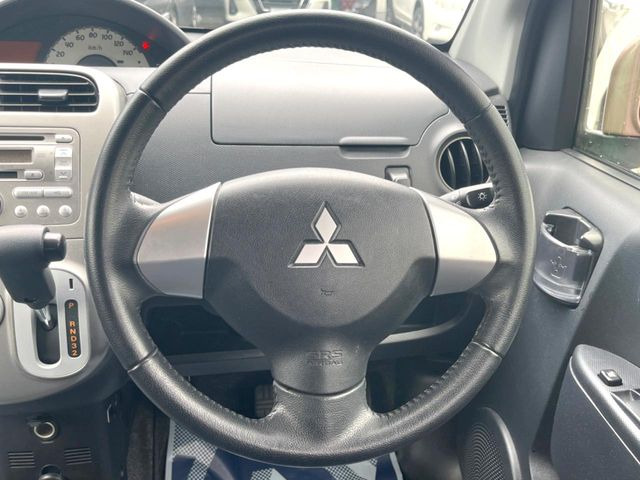 �y�����v�����X�e�A�����O�z�㎿�Ȋv���g�p���邱�ƂŁA��ɂ����������݂ƂĂ��^�]���₷���n���h���ł���