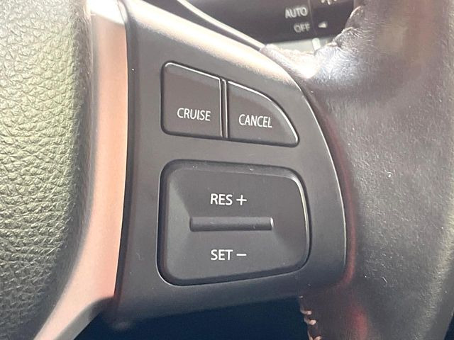 【クルーズコントロール】高速道路もラクラク走行。アクセルを離しても一定速度で走行ができ、長距離運転時の負担を軽減!加速・減速も簡単なスイッチ操作で調整できます。