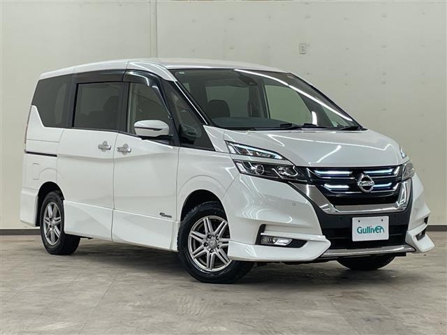 セレナ2.0 ハイウェイスター Vセレクション 4WD