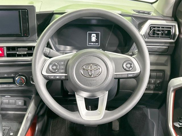 �y�����v�����X�e�A�����O�z�㎿�Ȋv���g�p���邱�ƂŁA��ɂ����������݂ƂĂ��^�]���₷���n���h���ł���