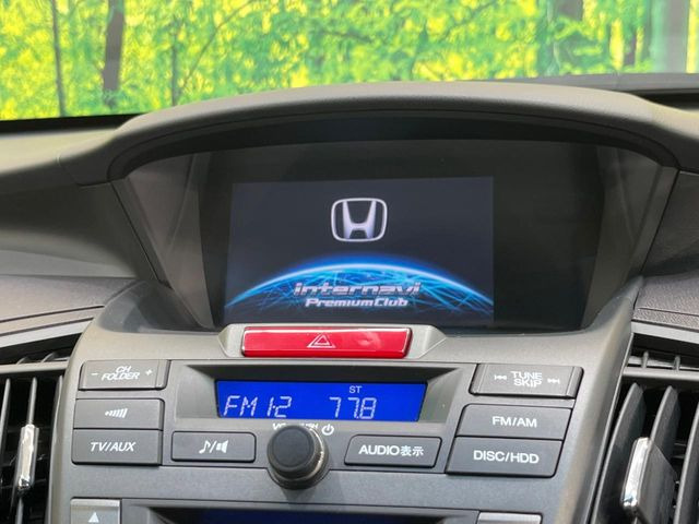 【純正ナビ】人気の純正ナビを装備しております。ナビの使いやすさはもちろん、オーディオ機能も充実!キャンプや旅行はもちろん、通勤や買い物など普段のドライブも楽しくなるはず♪