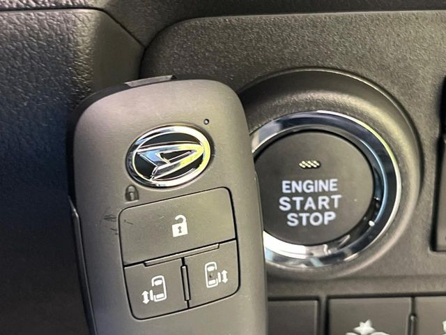 �y�L�[�t���[�V�X�e���z�J�o����|�P�b�g�ɓ��ꂽ�܂܂ł��h�A�̎{���E�������\�ȃX�}�[�g�L�[�𑕔��B�G���W���̃I���E�I�t�����J�M�����o���K�v����������Ƃ��Ă��֗��ł���