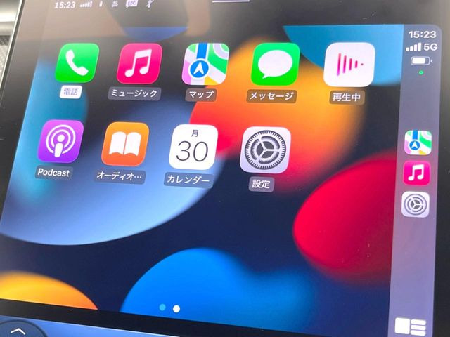 ��Apple Car Play:�X�}�z�Ƃ̗L���ڑ��ŁA�i�r�E�I�[�f�B�I�Đ��ȂǃX�}�z�̃A�v���@�\����ʂł��g����֗��@�\�ł�!