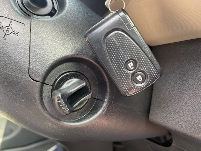 �y�L�[�t���[�V�X�e���z�J�o����|�P�b�g�ɓ��ꂽ�܂܂ł��h�A�̎{���E�������\�ȃX�}�[�g�L�[�𑕔��B�G���W���̃I���E�I�t�����J�M�����o���K�v����������Ƃ��Ă��֗��ł���