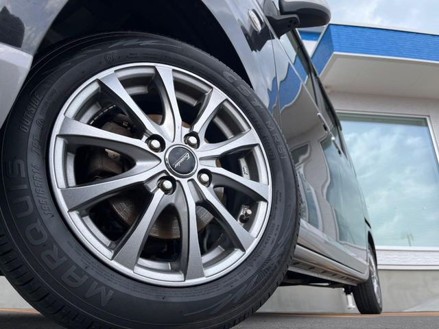�y14�C���`�A���~�z�C�[���z�O�ςɃ}�b�`�����A���~�z�C�[���𑕒����Ă���܂��B�e��A���~�z�C�[����A�X�^�b�h���X�^�C�����戵�����Ă���܂��B���񂲑��k������