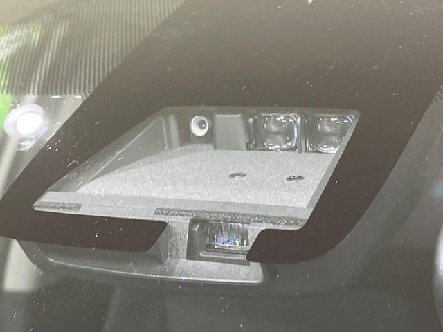 �y�g���^�Z�[�t�e�B�Z���X�z���s���ɑO���̎ԗ�����F�����A�Փ˂������Ȏ��͌x��ƃu���[�L�ŏՓˉ���Ɣ�Q�y�����A�V�X�g�B�����S�Ƀh���C�u�����y���݂��������܂��B