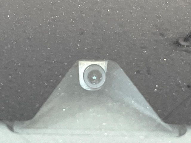 �y�g���^�Z�[�t�e�B�Z���X�z���s���ɑO���̎ԗ�����F�����A�Փ˂������Ȏ��͌x��ƃu���[�L�ŏՓˉ���Ɣ�Q�y�����A�V�X�g�B�����S�Ƀh���C�u�����y���݂��������܂��B