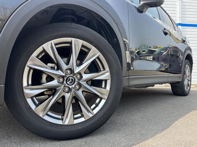�y����19�C���`�A���~�z�C�[���z�O�ςɃ}�b�`���������A���~�z�C�[���𑕒����Ă���܂��B�e��ЊO�A���~�z�C�[����A�X�^�b�h���X�^�C�����戵�����Ă���܂��B���񂲑��k����������