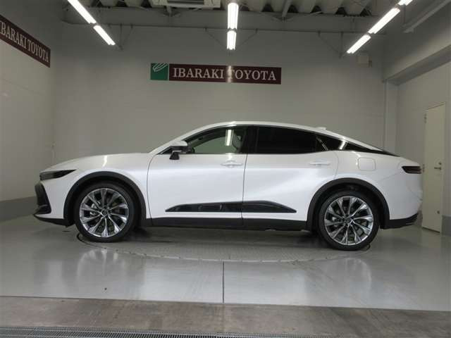 クラウンクロスオーバー2.5 G アドバンスト レザー パッケージ E-Four 4WD