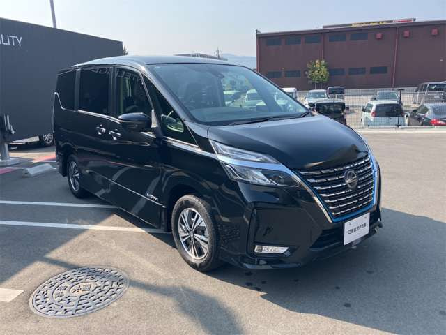 セレナ1.2 e-POWER ハイウェイスターV