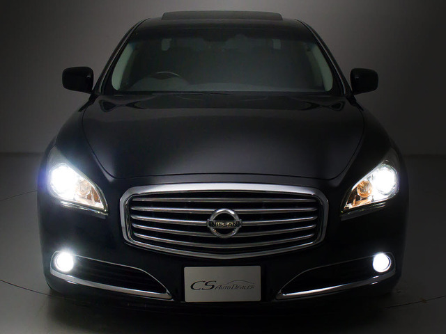 フロントビューの存在感をご覧ください!!ヘッドライトは視界良好のライト、さらにフォグライト搭載。デザイン性も高いのが特権です。