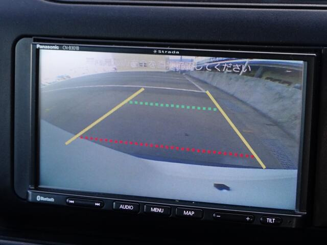 �o�b�N�J���������ڂ��Ă���܂��B