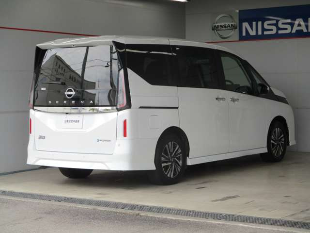 セレナ1.4 e-POWER ハイウェイスターV