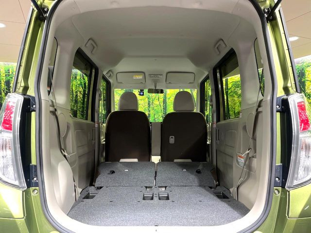 ���i�̂���������ʋ΁A���}���ɏ\���ȉ׎��X�y�[�X���m�ۂ��Ă���܂��B�Z�J���h�V�[�g��|���ƁA�傫�ȉו��̐ύڂ��\�ł���