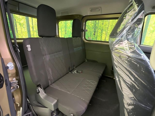 ���i���ȃI���W�i���t���A�}�b�g���I�v�V�����ɂĂ��p�ӂ��Ă���܂��B���D���ȃf�U�C����J���[�����Ԃɍ��킹�đI��ł����������Ƃ��ł��܂���