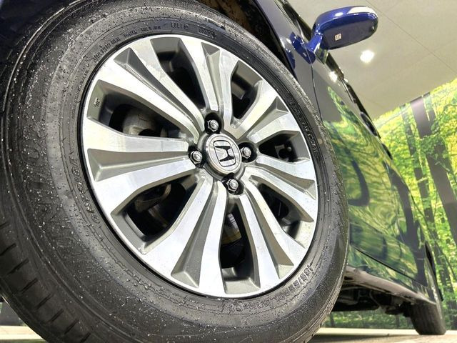 �y����15�C���`�A���~�z�C�[���z�O�ςɃ}�b�`���������A���~�z�C�[���𑕒����Ă���܂��B�e��ЊO�A���~�z�C�[����A�X�^�b�h���X�^�C�����戵�����Ă���܂��B���񂲑��k����������