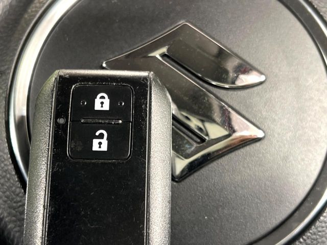 �y�L�[���X�X�^�[�g�V�X�e���z�J�o����|�P�b�g�ɓ��ꂽ�܂܂ł��h�A�̎{���E�������\�ȃX�}�[�g�L�[�𑕔��B�G���W���̃I���E�I�t�����J�M�����o���K�v����������Ƃ��Ă��֗��ł���