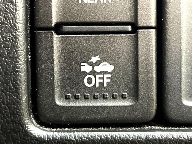 【スズキ セーフティサポート】走行中に前方の車両等を認識し、衝突しそうな時は警報とブレーキで衝突回避と被害軽減をアシスト。より安全にドライブをお楽しみいただけます。