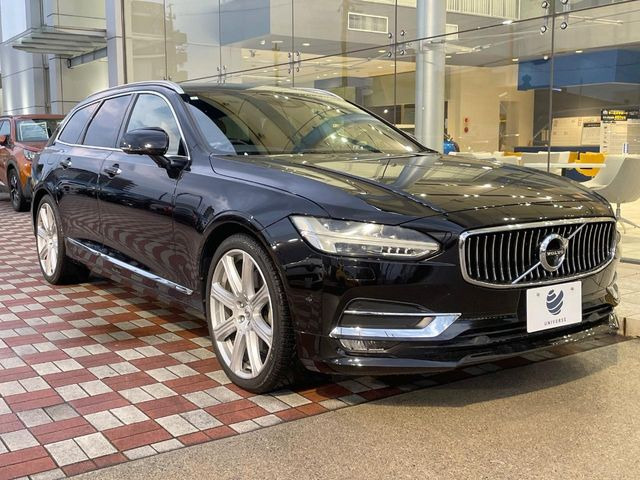 ●無料付帯の保証の他、安心の最長3年・走行無制限保証(有償)をご用意。輸入車を安心してお楽しみいただける様、保証内容も充実はもちろん、無料点検&オイル交換やロードサービスも付帯しております。