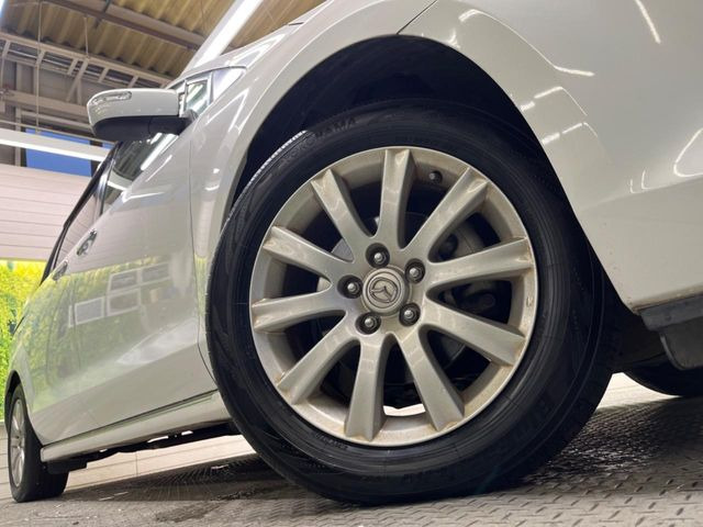 【純正17インチアルミホイール】外観にマッチした純正アルミホイールを装着しております。各種社外アルミホイールや、スタッドレスタイヤも取扱いしております。是非ご相談ください♪