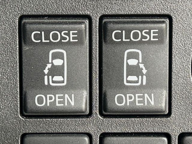 【両側パワースライドドア】スマートキーや運転席のスイッチで後席両側スライドドアの開閉が可能♪電動だから力を入れてドアを開ける必要が無く、小さなお子様でも簡単に開け閉めでき快適です♪