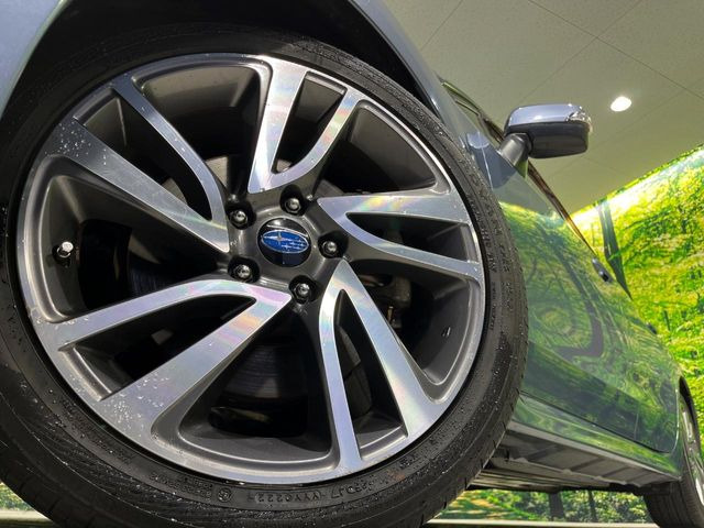 �y����18�C���`�A���~�z�C�[���z�O�ςɃ}�b�`���������A���~�z�C�[���𑕒����Ă���܂��B�e��ЊO�A���~�z�C�[����A�X�^�b�h���X�^�C�����戵�����Ă���܂��B���񂲑��k����������