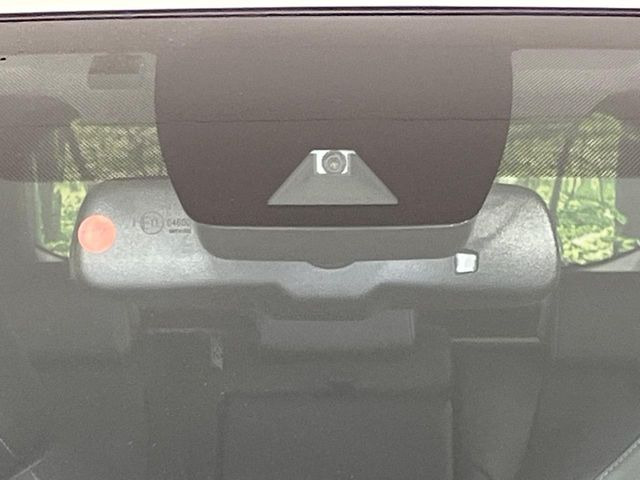 �y�g���^�Z�[�t�e�B�Z���X�z���s���ɑO���̎ԗ�����F�����A�Փ˂������Ȏ��͌x��ƃu���[�L�ŏՓˉ���Ɣ�Q�y�����A�V�X�g�B�����S�Ƀh���C�u�����y���݂��������܂��B