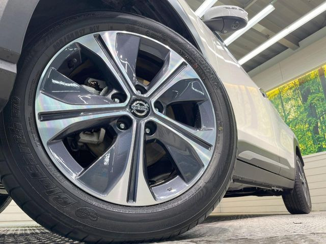 �y����17�C���`�A���~�z�C�[���z�O�ςɃ}�b�`���������A���~�z�C�[���𑕒����Ă���܂��B�e��ЊO�A���~�z�C�[����A�X�^�b�h���X�^�C�����戵�����Ă���܂��B���񂲑��k����������