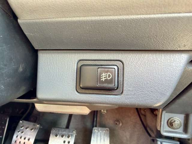 気になるお車がありましたら右の電話番号から直接お店にお問い合わせください。支払方法から車両情報、状態までなんでもご説明させて頂きます。スタッフ一同ご連絡お待ちしております。