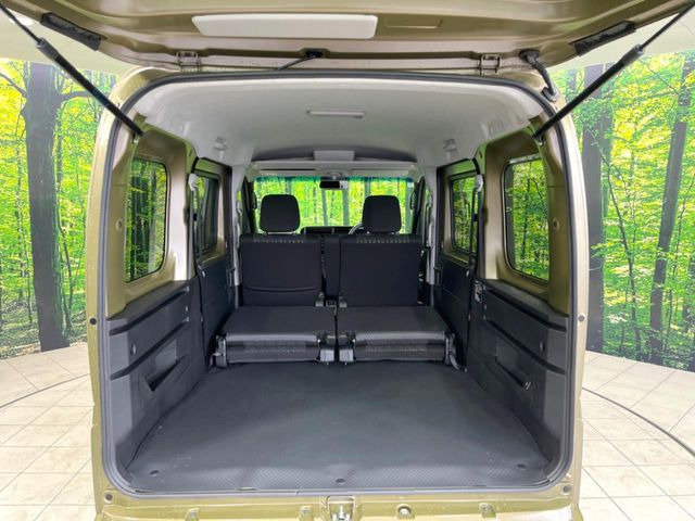 ���i�̂���������ʋ΁A���}���ɏ\���ȉ׎��X�y�[�X���m�ۂ��Ă���܂��B�Z�J���h�V�[�g��|���ƁA�傫�ȉו��̐ύڂ��\�ł���