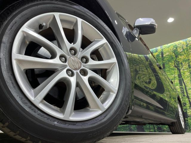 �y����16�C���`�A���~�z�C�[���z�O�ςɃ}�b�`���������A���~�z�C�[���𑕒����Ă���܂��B�e��ЊO�A���~�z�C�[����A�X�^�b�h���X�^�C�����戵�����Ă���܂��B���񂲑��k����������